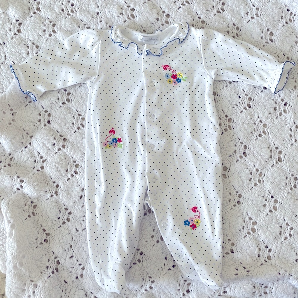 Kissy kissy girls play suit. EUC